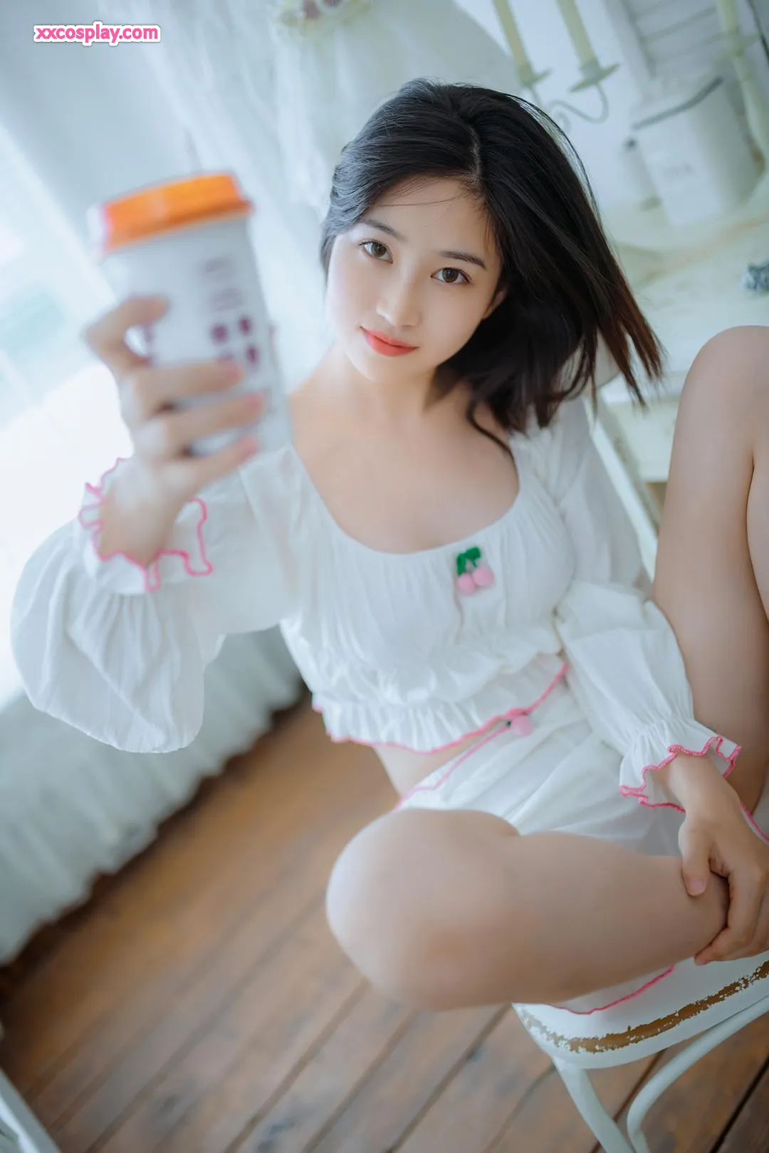 Niannian – Lollipop Loving Girl